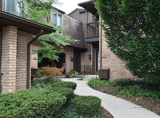 1006 Greenhills Dr, Ann Arbor, MI 48105