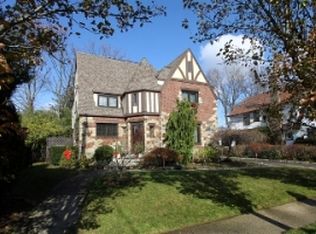 23 Vanderbilt Ave, Manhasset, NY 11030