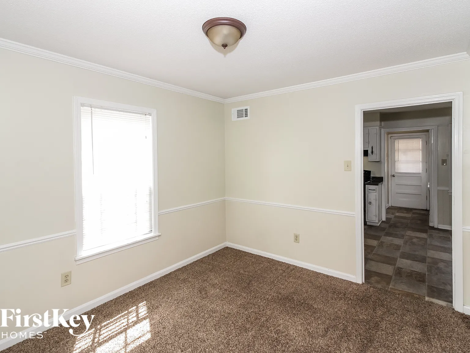 3 bed, 2.0 bath, 1758 sqft, $1,815 — Photo 3