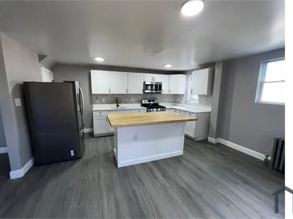 222 E 24th St, Chester, PA 19013