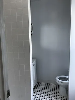 Rented by Salon Realty Corp | media 11