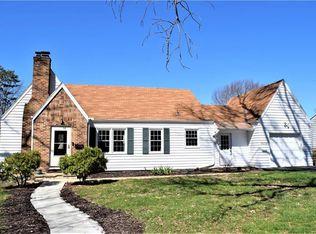 7632 Mackey St, Overland Park, KS 66204