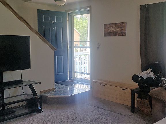 2nd image of 1059 NE Beaumont Ln