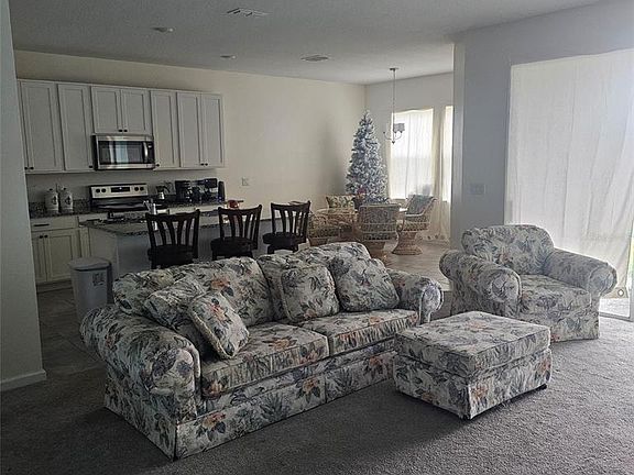 2nd image of 299 Bottle Brush Dr