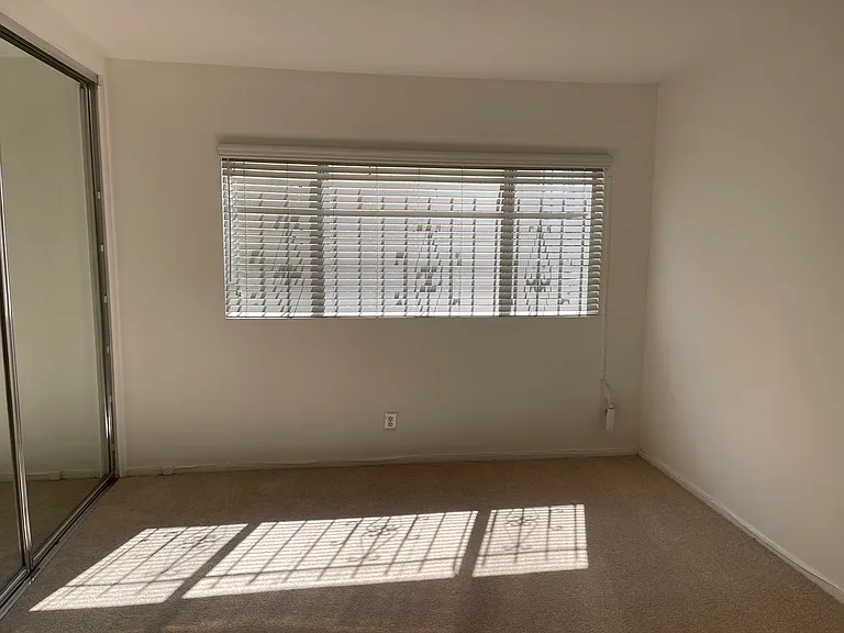 340 South St. Andrews Place — Photo 35
