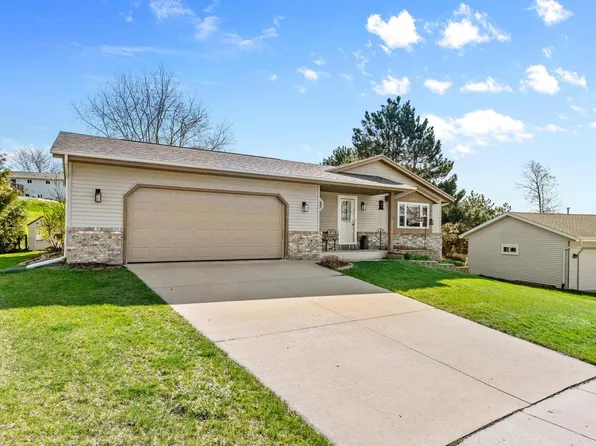 1030 Shepherds DRIVE, West Bend, WI 53090