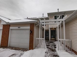 15569 Foxglove Ln, Middleburg Heights, OH 44130