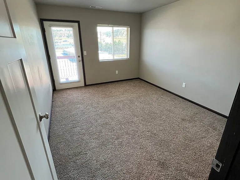 7051 Freedom Ct — Photo 9
