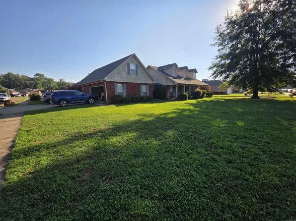 1117 Colonial Dr, Jacksonville, AR 72076