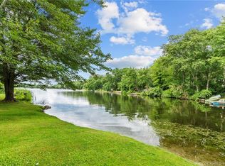 5 Loyola Rd, Woodstock, CT 06281