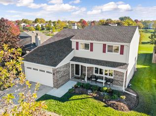 981 Debra Ln, Elk Grove Village, IL 60007