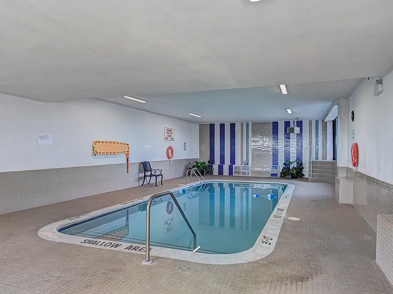 737 Ouellette Ave — Photo 31