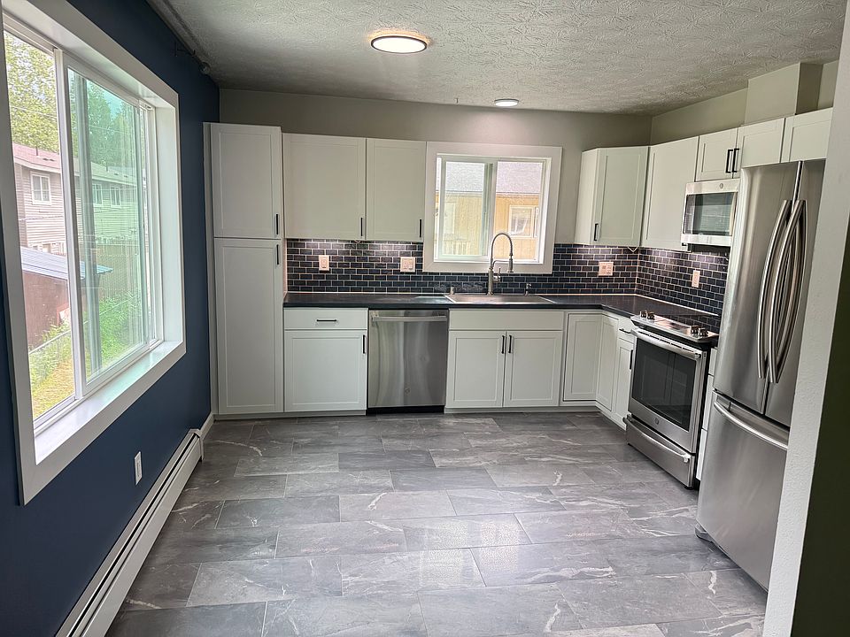 1st image of 601 Cherry St APT 4
