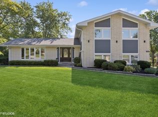 7967 Clarendon Hills Rd, Willowbrook, IL 60527