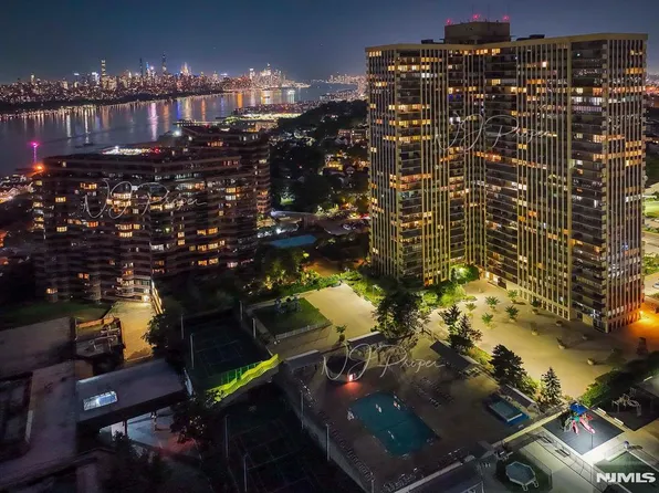 200 Winston Dr APT 2403, Cliffside Park, NJ 07010