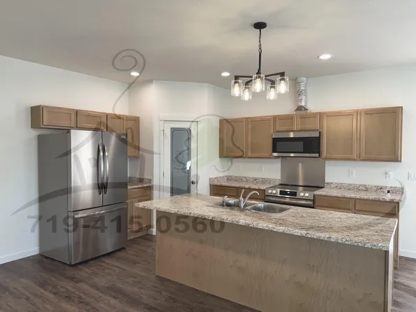 729 E Clarion Dr, Pueblo, CO 81007