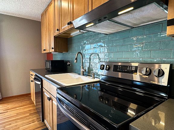 4th image of 9413 W Ontario Dr