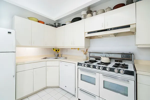 Sold by Compass | media 20