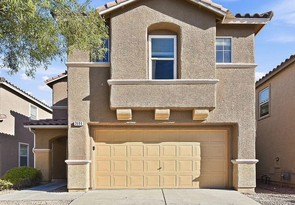2404 Cockatiel Dr
