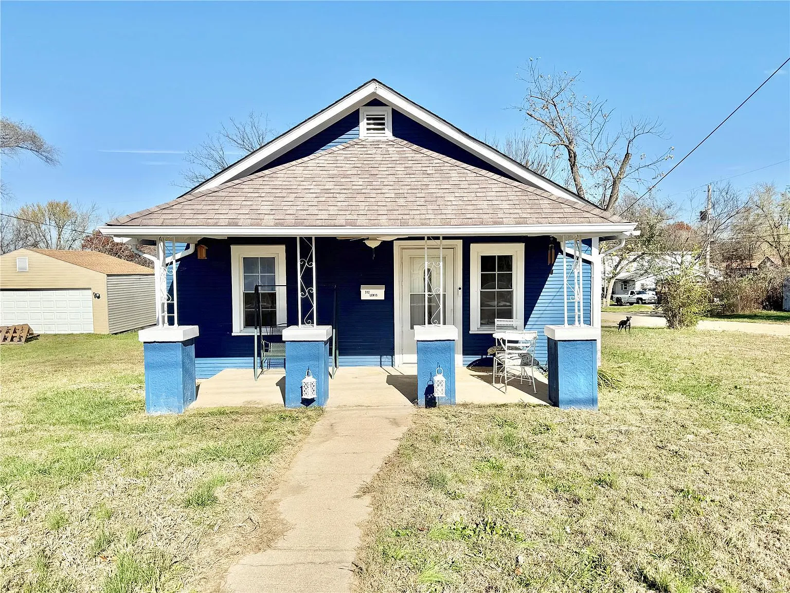 312 Lewis St photo 1