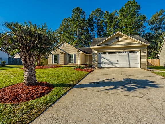 2nd image of 107 Saxton Ct