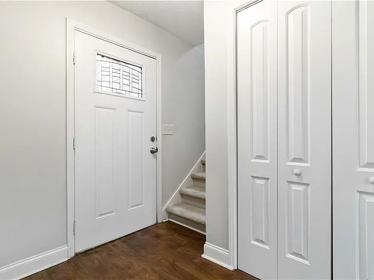 888 Chartley Dr SW — Photo 5