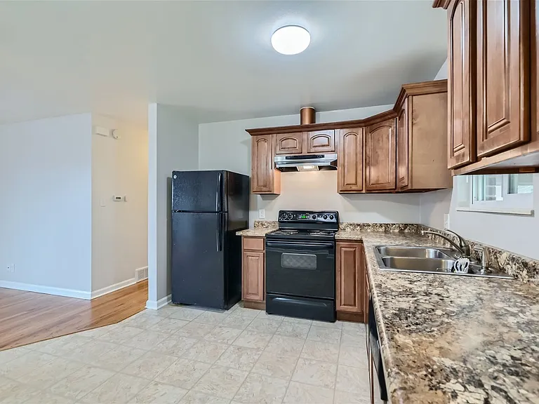 11256 Franklin St — Photo 3