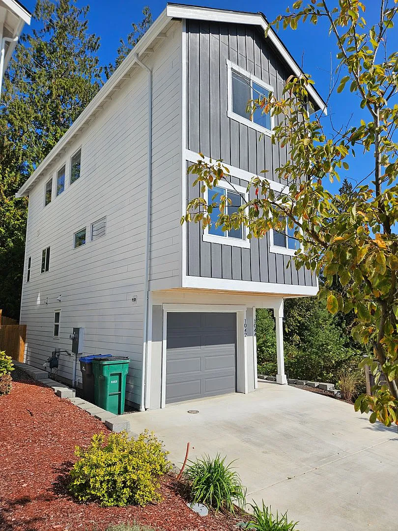 Beautiful, 2 bed, 2.5 bath townhouse in Silverdale — Photo 3