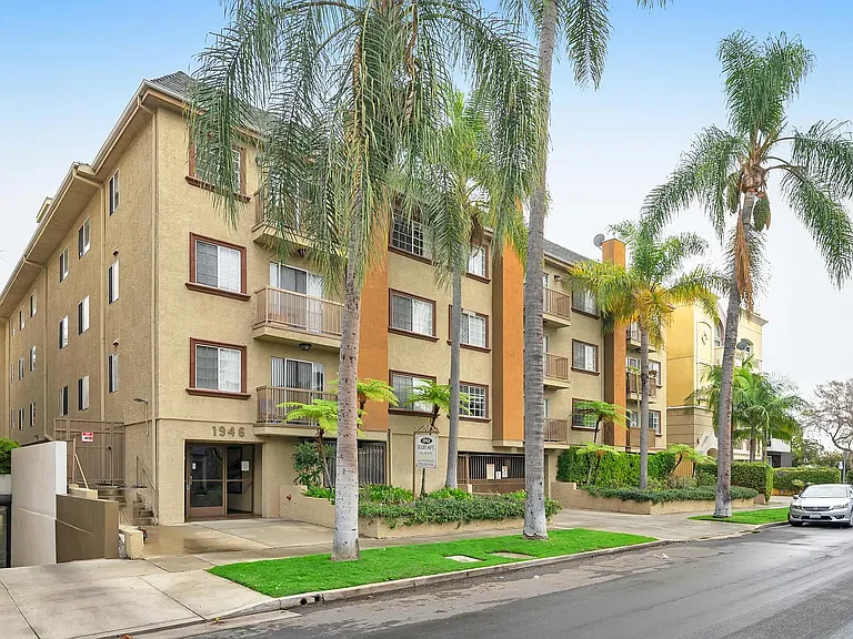 1946 Selby Apartments — Photo 19