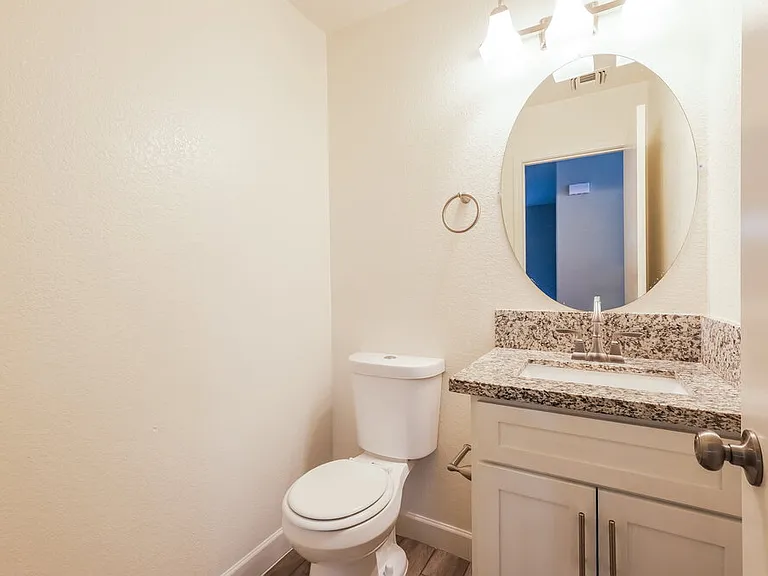 2409 S 83rd Dr — Photo 16