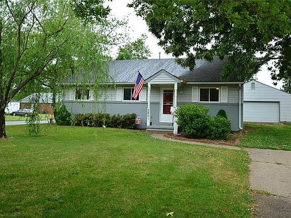 2nd image of 2401 Chesapeake Cir