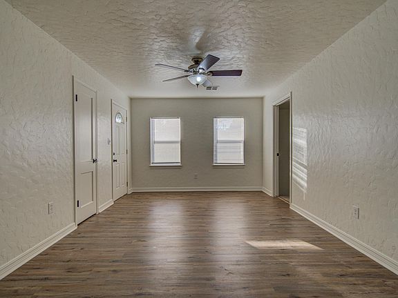 3rd image of 4504 N Rockwell Ave