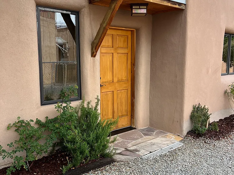 818 W Manhattan Ave #B — Photo 10