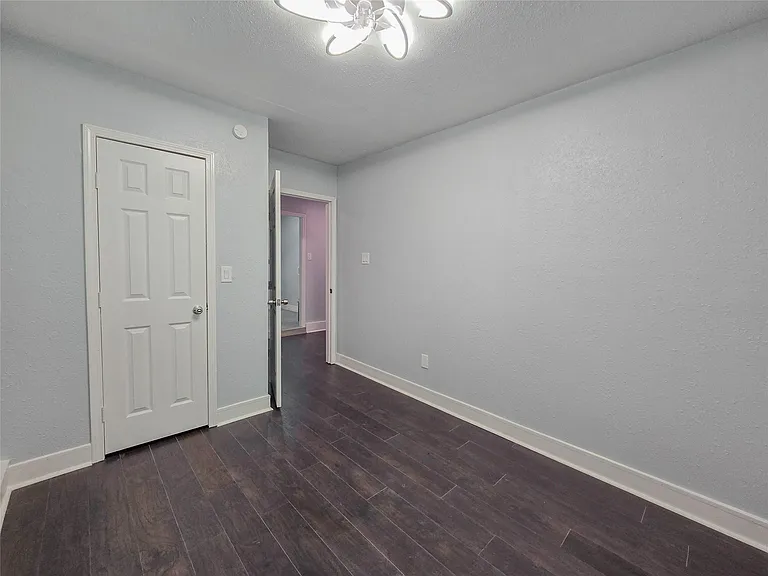 7007 Bellaire Blvd — Photo 19