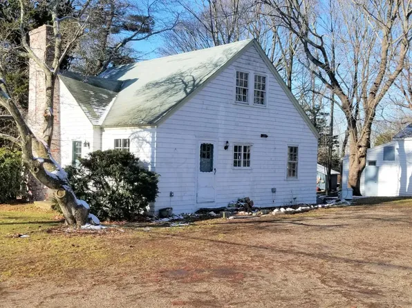 23 W Main Rd, Portsmouth, RI 02871