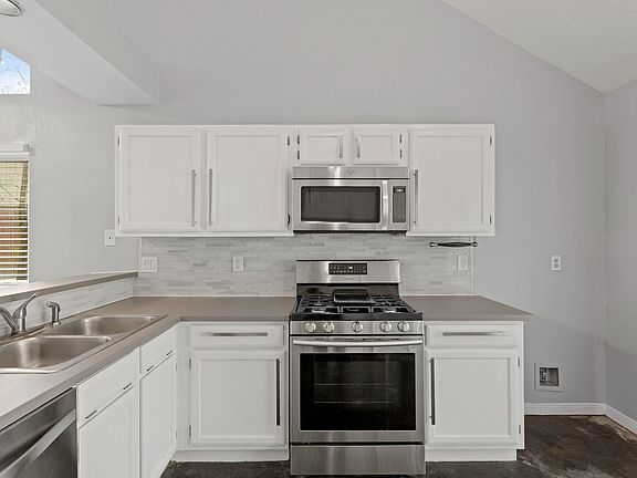 2nd image of 9630 Top Gallant Ct
