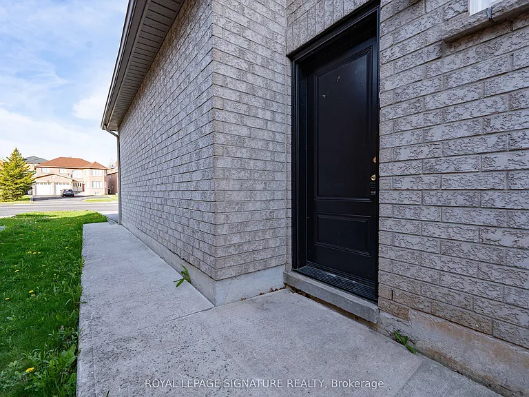 4742 Creditview Rd — Photo 3