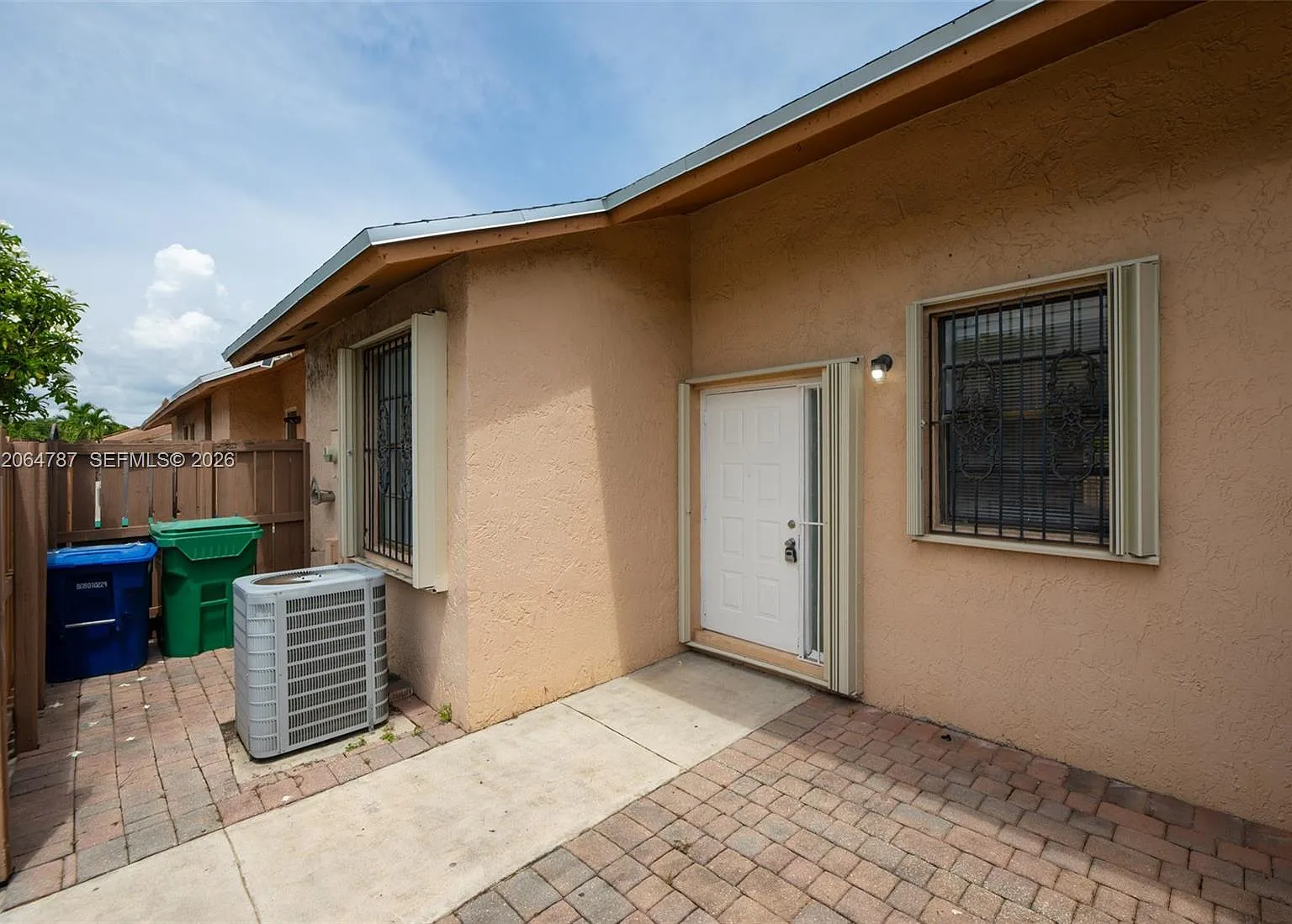 Country Lake Manors Townh — Photo 4