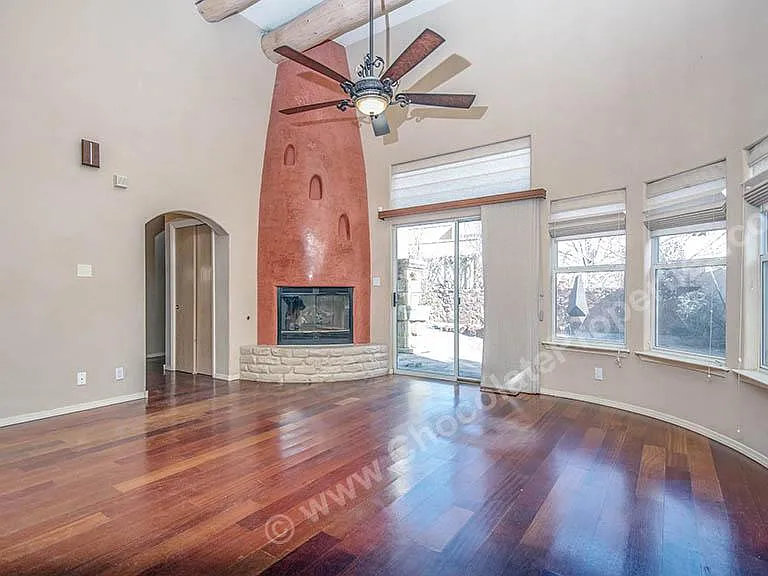7401 Palomas Park Ave NE — Photo 2