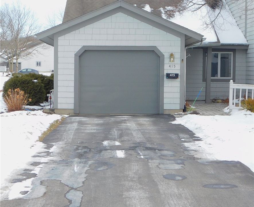 1st image of 415 Summerhaven Dr N