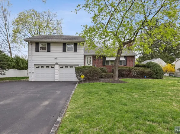 697 Prospect St, Glen Rock, NJ 07452