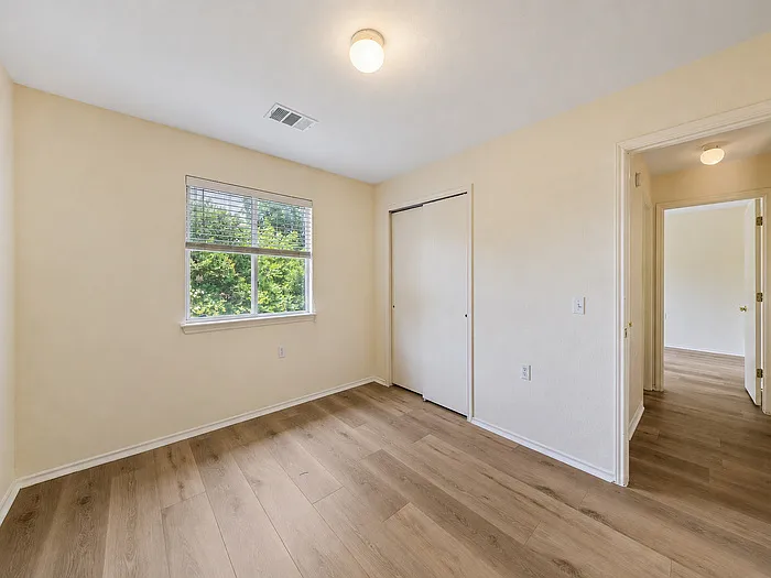 5509 Bentsen Ln — Photo 12