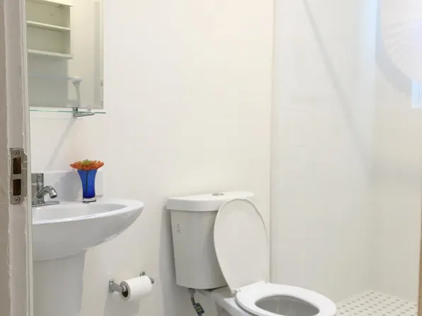 86 Sherman Place image 11 of 34