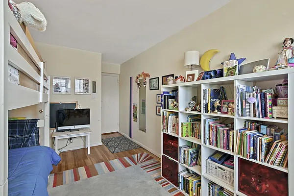 Sold by Compass | media 18