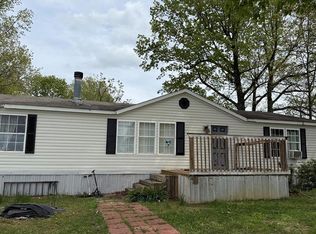 744 Apex White Plains Rd, White Plains, KY 42464