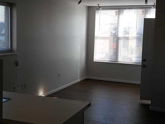 5th image of 5124 C St #2