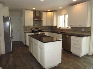 96 Suffern Ln, Thiells, NY 10984