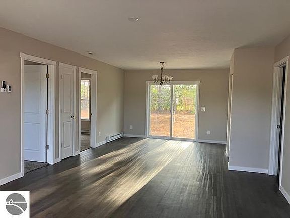 3rd image of 15 Plover Dr #15