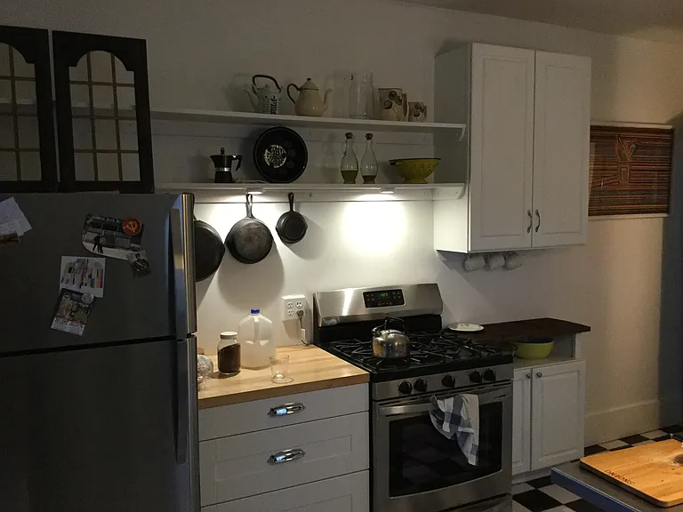 470 W Walnut St — Photo 12