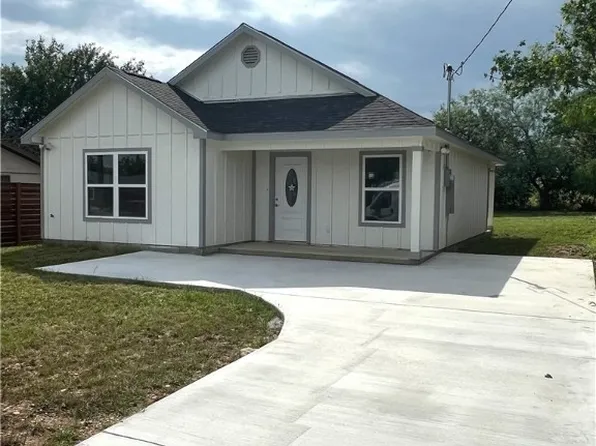963 Aransas Ave, Luling, TX 78648